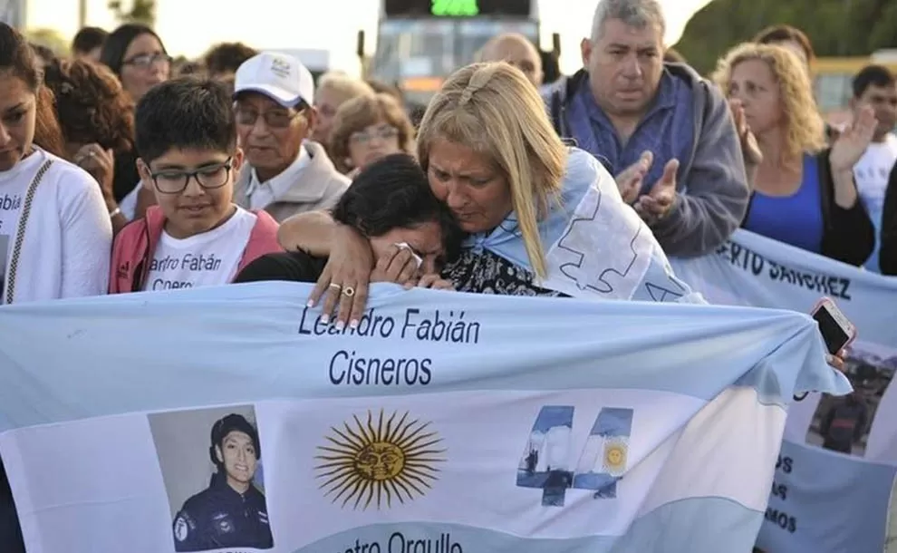  Los familiares piden que se haga justicia por la muerte de sus seres queridos.
