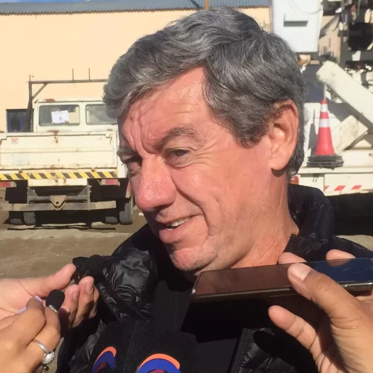 Jorge Arabel recorrió las instalaciones de Caleta Olivia: “Debemos escuchar a los compañeros de trabajo”