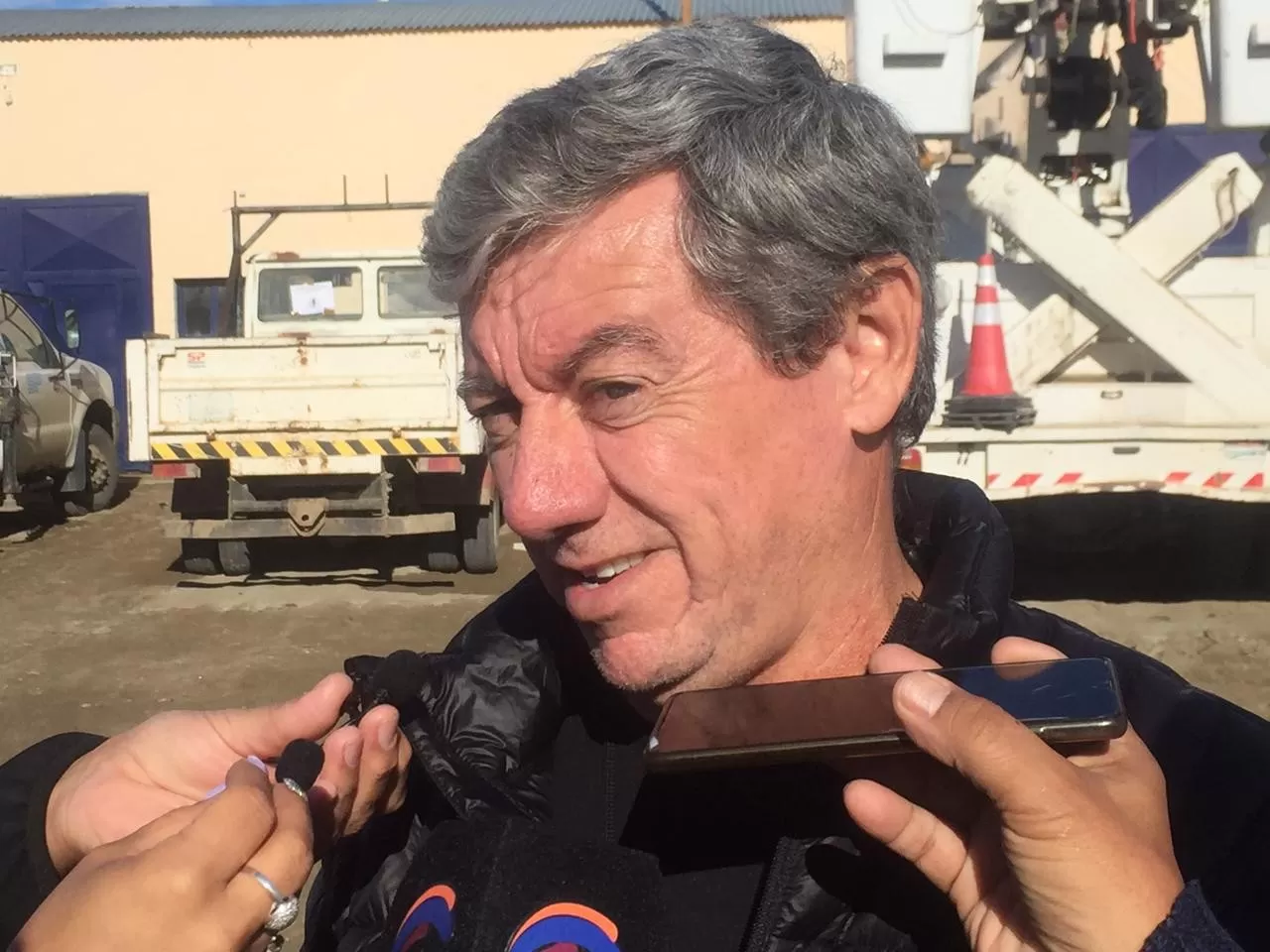 Jorge Arabel recorrió las instalaciones de Caleta Olivia: “Debemos escuchar a los compañeros de trabajo”