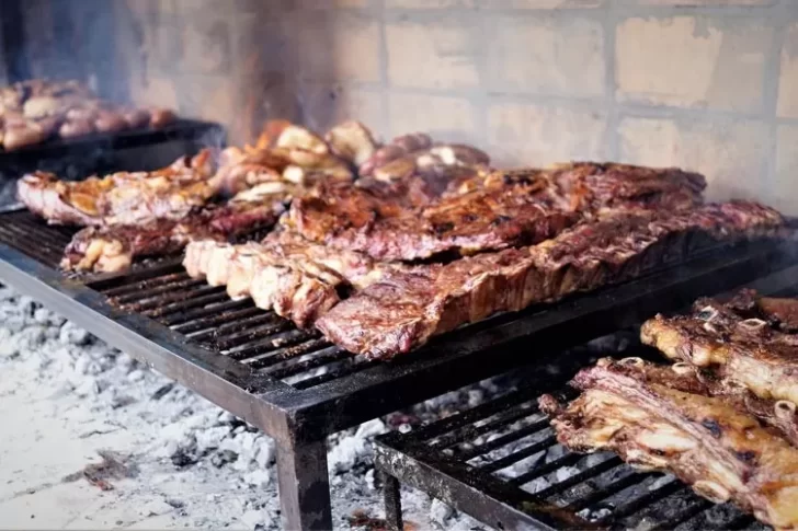 Dos hombres murieron intoxicados tras comer un asado con achuras en mal estado