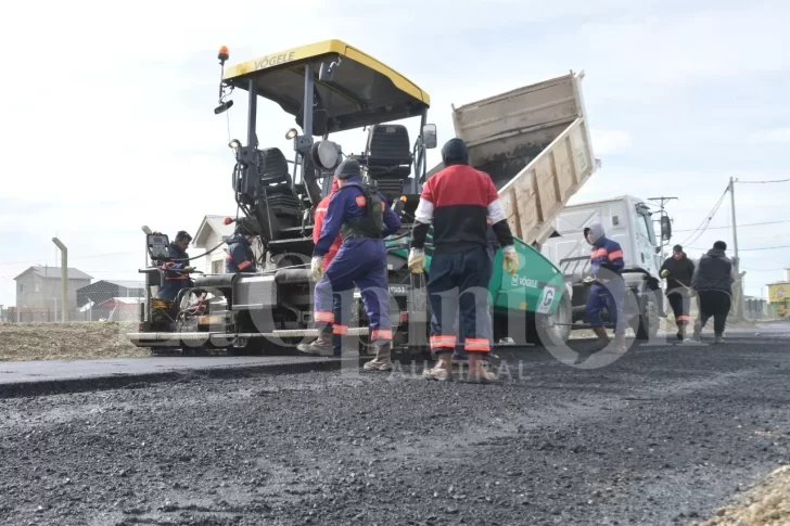Fotos y videos. Arrancó la obra de asfaltado en la calle 13 del barrio ...