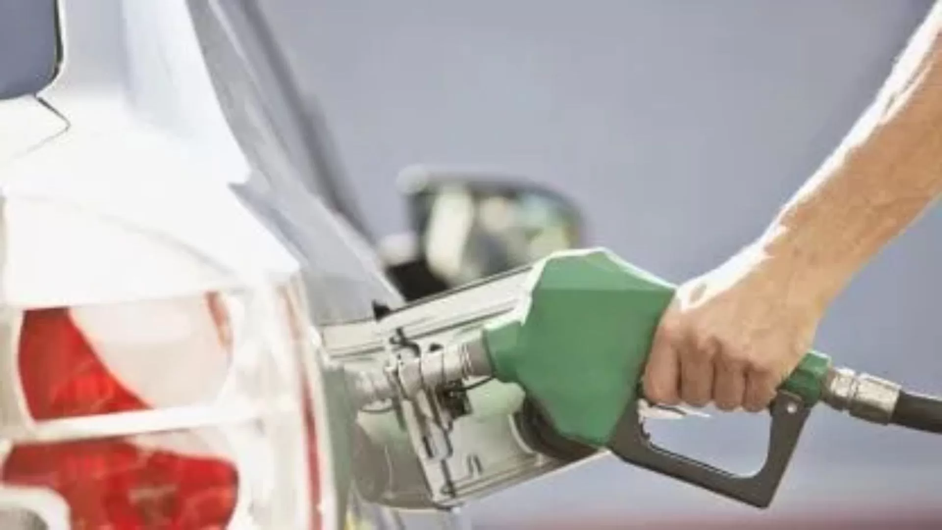 Combustible: el Gobierno anunció una suba de 12,5% y congelamiento de precios hasta el 31 de octubre