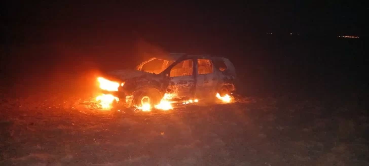 Misterioso incendio cerca de Pico Truncado: investigan si es un auto robado
