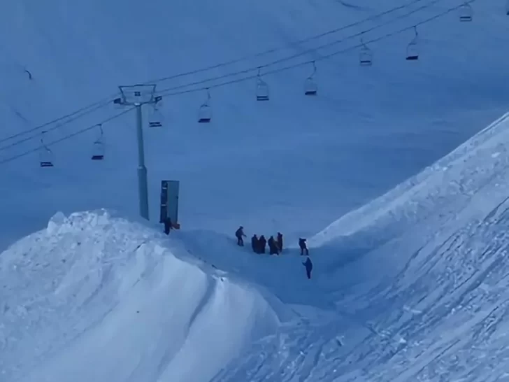Video. Avalancha en Las Leñas: así fue el rescate de los esquiadores atrapados