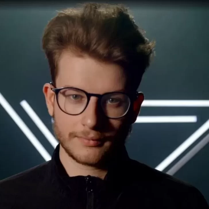 ¿Quién es Axozer y por qué el mundo streamer se revolucionó el 25 de mayo?