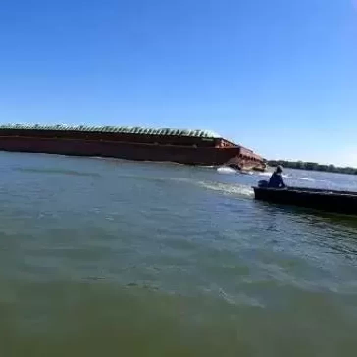 Video. Una barcaza embistió a tres pescadores: uno de ellos continúa desaparecido
