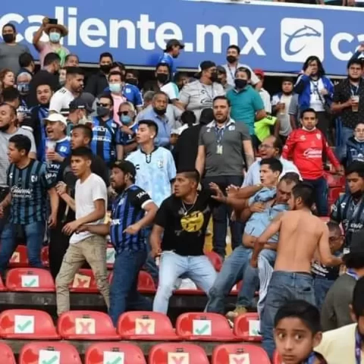 Tragedia en el fútbol: al menos 17 muertos en una batalla de barras durante un partido en México