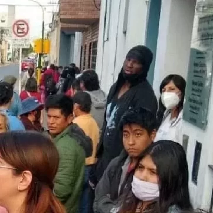 Un basquetbolista norteamericano hizo cola para cobrar los $ 45.000 de ANSES porque se lesionó Un basquetbolista norteamericano hizo cola para cobrar los $ 45.000 de ANSES porque se lesionó