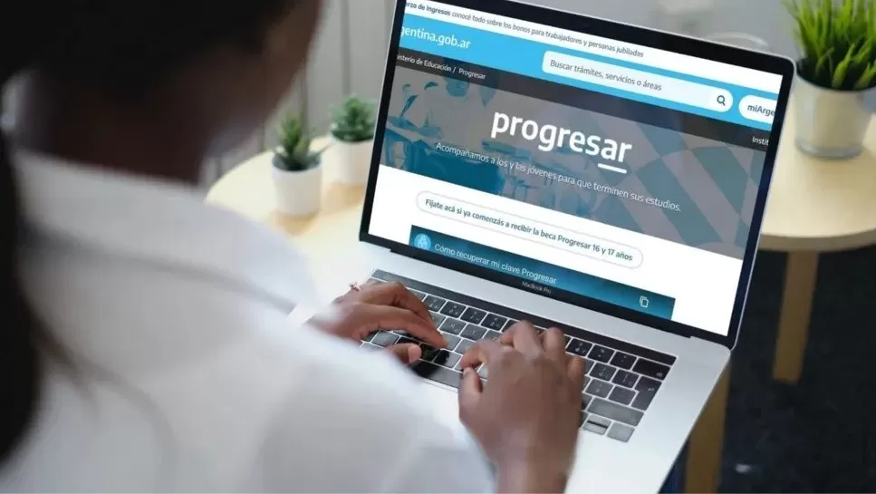 Cómo recibir el 20% retenido de las Becas Progresar