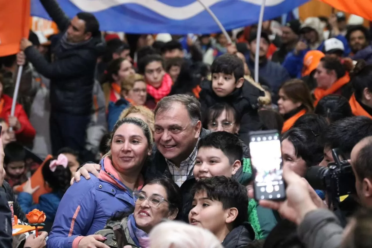 Javier Belloni, durante su visita a la cuenca carbonífera: “La gente ve en nosotros esa esperanza que está buscando”