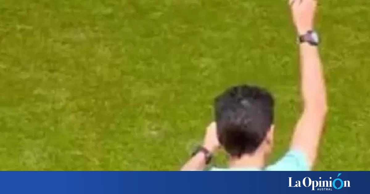 Estrenaron La Primera Tarjeta Blanca En La Historia Del Fútbol La Opinón Austral 