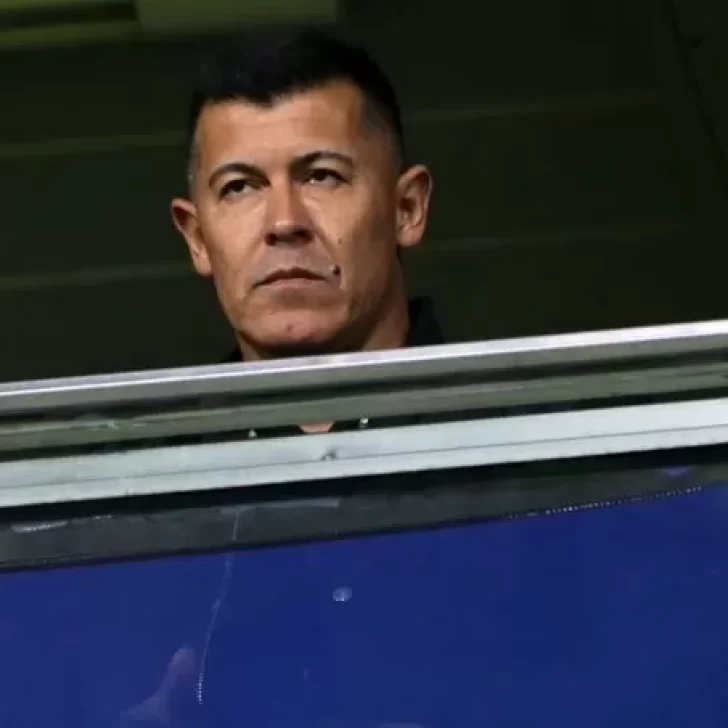Con Almirón en el palco, Boca cayó ante Colón