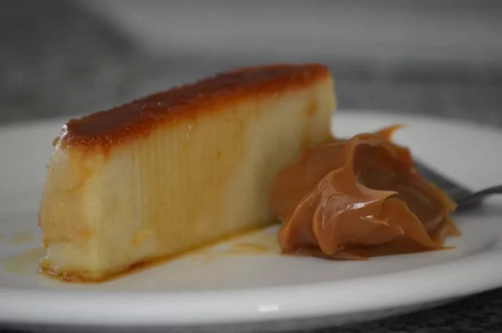 Receta de la abuela: budín de pan casero con dulce de leche
