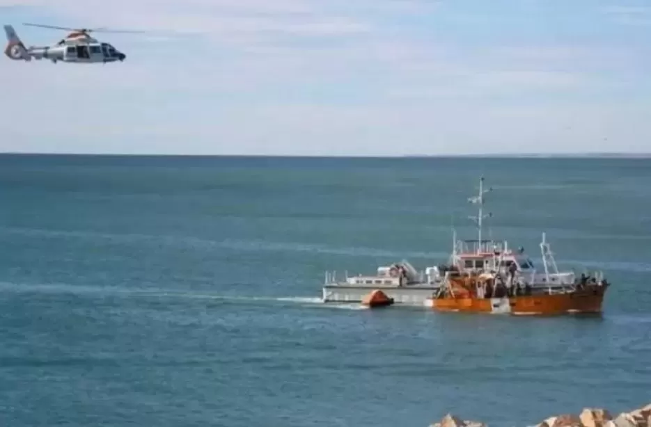 Desesperada búsqueda de un marinero que desapareció en el Mar Argentino 