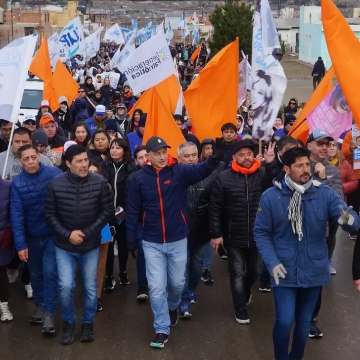 Gran convocatoria para caminata en respaldo a Belloni y Cotillo