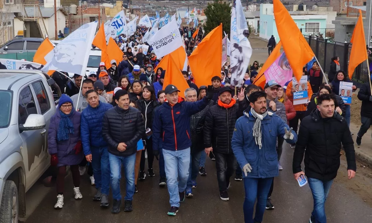 Gran convocatoria para caminata en respaldo a Belloni y Cotillo