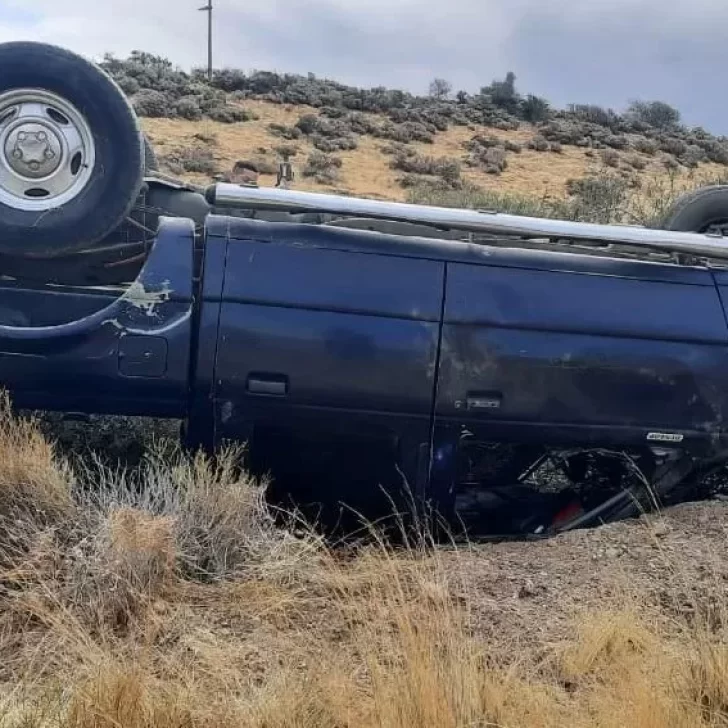 Joven de 22 años volcó camioneta a 50 metros de donde murió en un choque múltiple Agustín Salina, el ex jugador de la CAI Joven de 22 años volcó camioneta a 50 metros de donde murió en un choque múltiple Agustín Salina, el ex jugador de la CAI