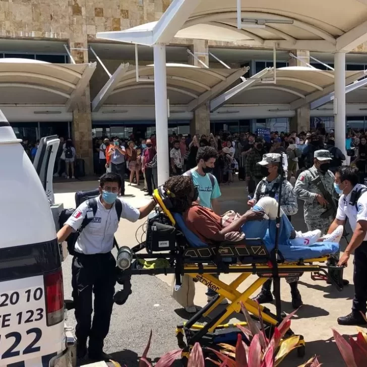 Pánico y confusión en un aeropuerto de Cancún: explotó una máquina de rayos x en una de las bandas de equipaje