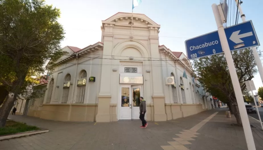 La condenaron por falsificar firmas y defraudar al Banco Nación La condenaron por falsificar firmas y defraudar al Banco Nación