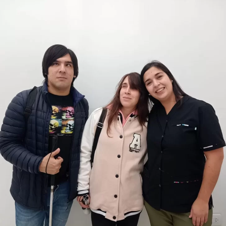 Es de Río Gallegos, estudió Educación Especial y creó una fundación para personas con discapacidad visual Es de Río Gallegos, estudió Educación Especial y creó una fundación para personas con discapacidad visual