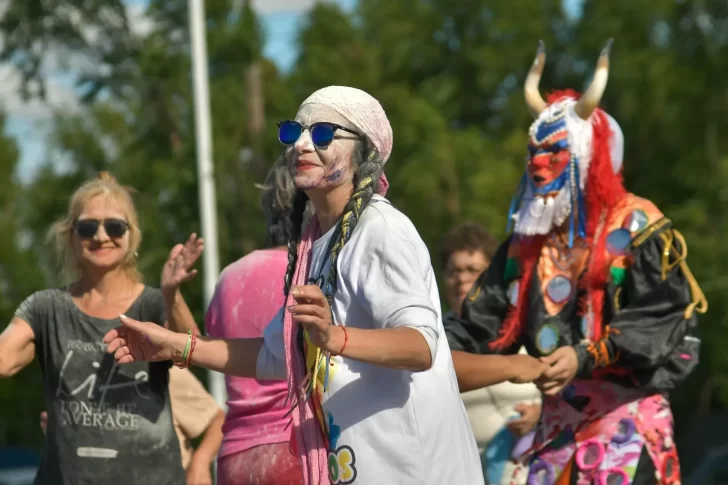 El encuentro entre diablos y harina: así se celebró el carnaval en Río Gallegos 