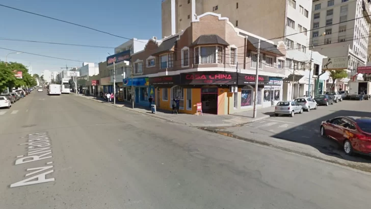 Un policía estaba de franco, salió a caminar y frustró un robo en un local comercial