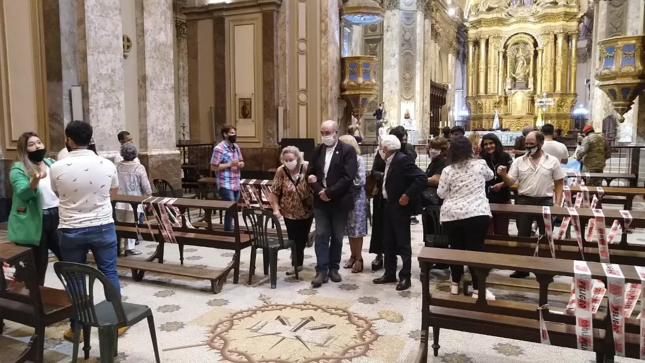 Realizarán una misa con coro y la Banda de Patricios en la Catedral de Buenos Aires para honrar la memoria de los 649 héroes caídos en Malvinas Realizarán una misa con coro y la Banda de Patricios en la Catedral de Buenos Aires para honrar la memoria de los 649 héroes caídos en Malvinas