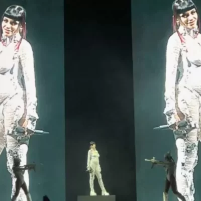 A lo Beyoncé: Cazzu anunció su embarazo en pleno show