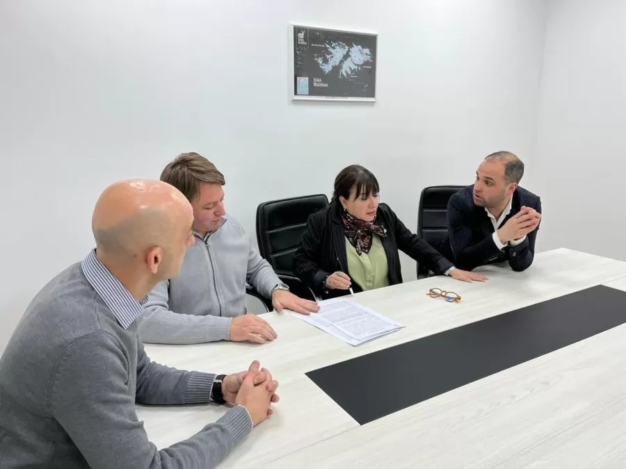 Educación anunció el inicio de obra de la Escuela Profesional Secundaria de Pico Truncado con orientación en energías renovables y las nuevas tecnologías