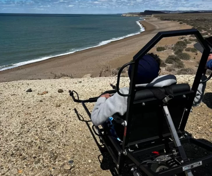Turismo accesible: vecino de Río Gallegos estrenó la champa bike en Parque Nacional Monte León