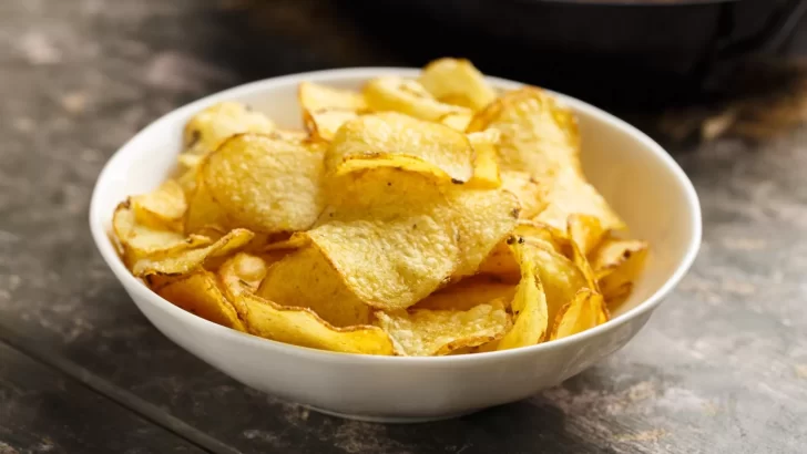 Snacks saludables: receta de chips de papas fritas caseros
