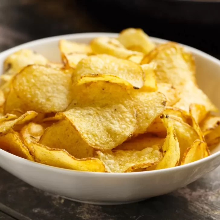 Snacks saludables: receta de chips de papas fritas caseros
