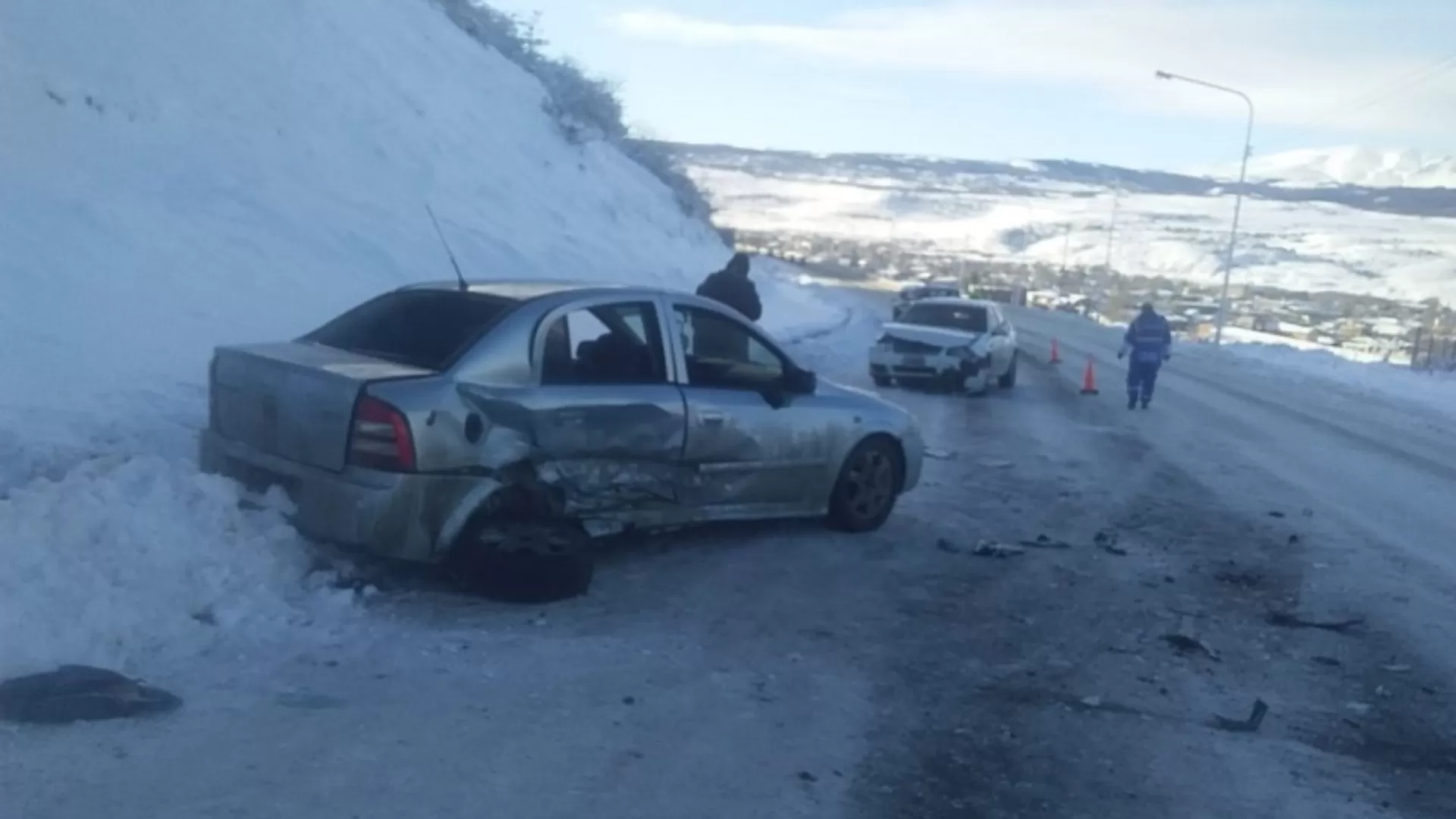 Dos autos chocaron sobre Ruta 40: hay cuatro heridos