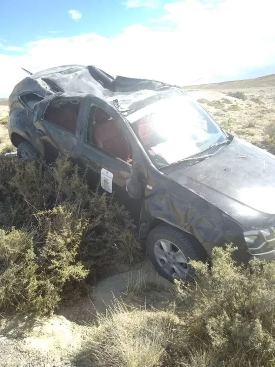 Una mujer perdió el control de su auto, volcó y se salvo de milagro