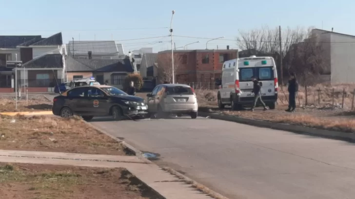 Fuerte choque en el barrio Alpino de Río Gallegos: una persona hospitalizada