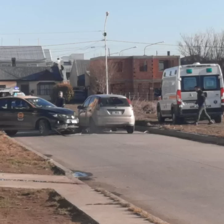 Fuerte choque en el barrio Alpino de Río Gallegos: una persona hospitalizada