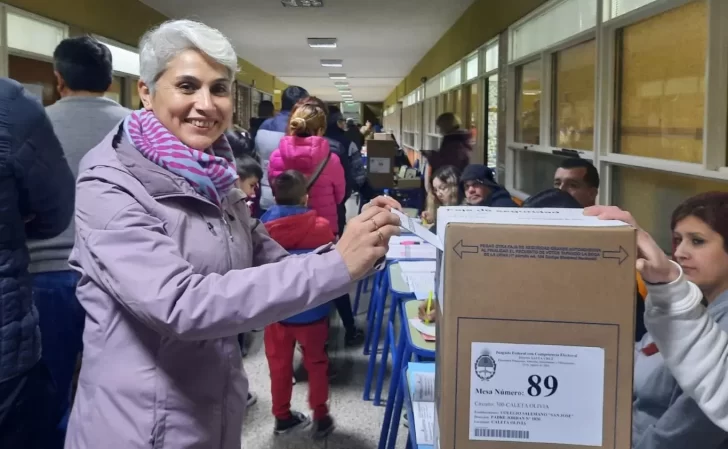 Elecciones 2023. Claudia Rearte: “Que los vecinos voten es muy importante para Caleta Olivia y la provincia”
