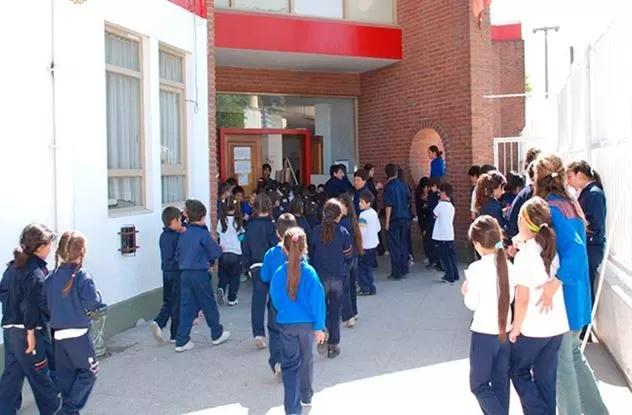 Una escuela en Argentina deberá pagar más de $6 millones a una estudiante a la que le hicieron bullying por 3 años