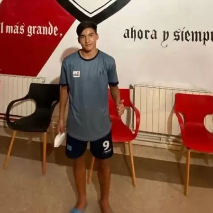 El patagónico Ian Suabiabre ya entrena con River Plate y está en la mira de la Selección Sub-17
