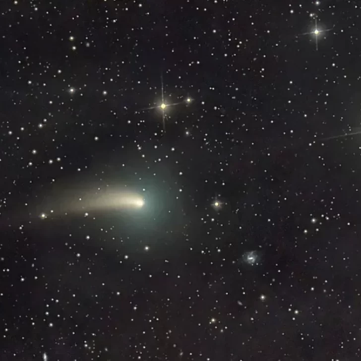 Un cometa vuelve a la Tierra luego de 50 mil años y podría verse sin telescopio: cuándo y cómo será