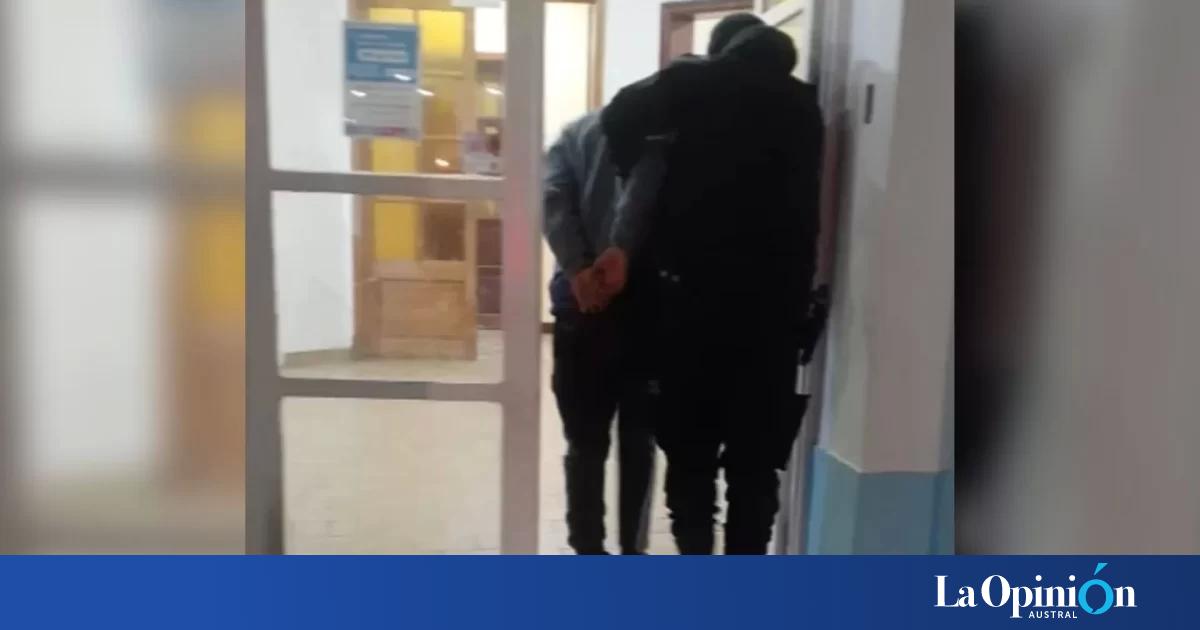 Joven de 18 años intentó robar una casa y amenazó a la policía con un ...