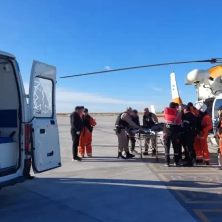 Prefectura aeroevacuó a un tripulante pesquero que se encontraba a más de 230km. de la costa