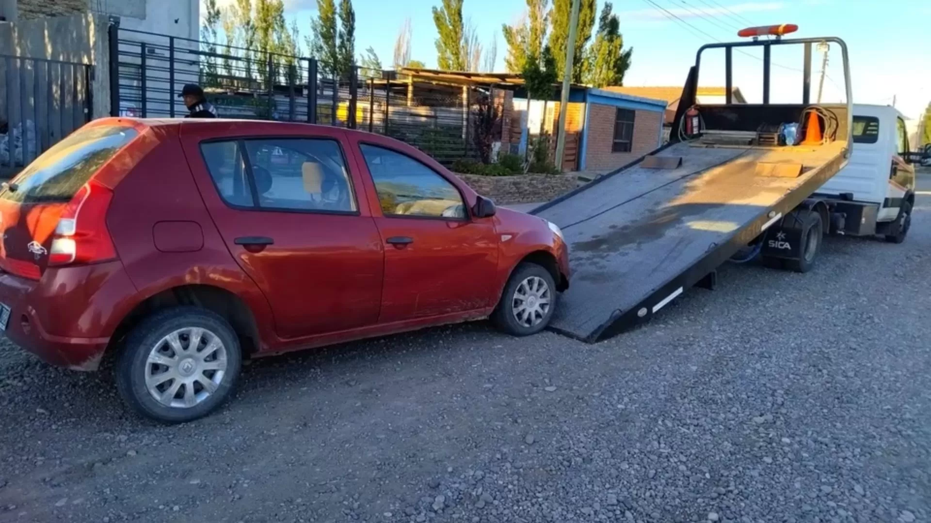 Intentó escapar de la policía mientras conducía totalmente borracho