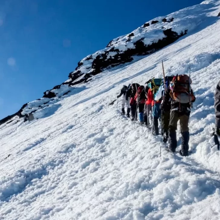 Tragedia en el Volcán Lanín: murió un escalador y hay tres heridos Tragedia en el Volcán Lanín: murió un escalador y hay tres heridos
