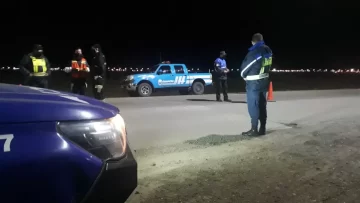 Un hombre fue detenido tras intentar agredir a personal de Tránsito durante un control vehicular en Caleta Olivia Un hombre fue detenido tras intentar agredir a personal de Tránsito durante un control vehicular en Caleta Olivia