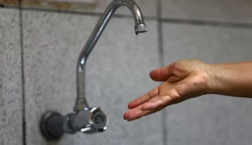 Habrá corte de agua programado en Caleta Olivia por arreglos en un caño troncal