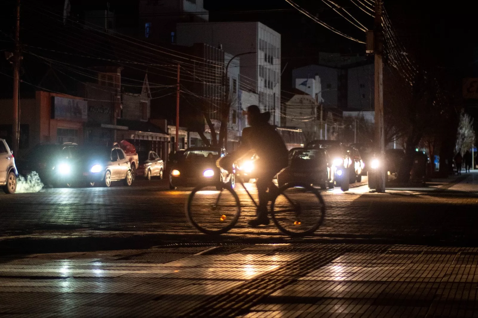 ¡Otra vez sin luz! Apagón de 6 horas durante la madrugada en Río Gallegos