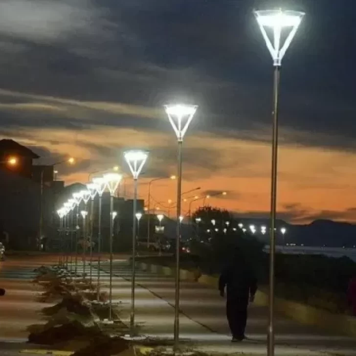 Un hombre de 39 años fue baleado en la Costanera de Caleta Olivia y está internado Un hombre de 39 años fue baleado en la Costanera de Caleta Olivia y está internado