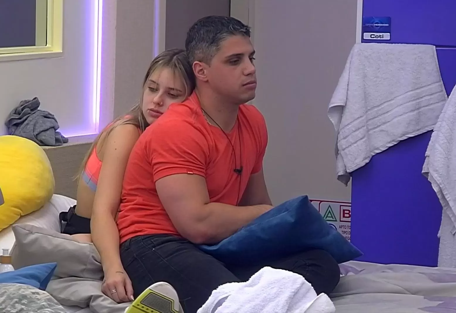 Video. Gran Hermano 2022: Coti y “Conejo” captados a los besos en la casa |  La Opinión Austral