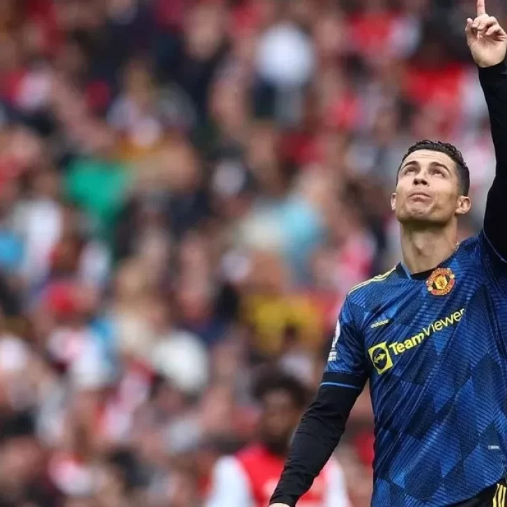 Video. Cristiano Ronaldo le dedicó su gol 100 en la Premier League a su bebé fallecido Video. Cristiano Ronaldo le dedicó su gol 100 en la Premier League a su bebé fallecido